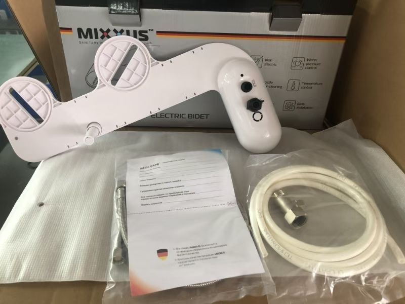 Накладка під кришку унітазу Mixxus Premium TCB-01 Універсальна, з вбудованим гігієнічним душем (MP6494) MP6494 фото