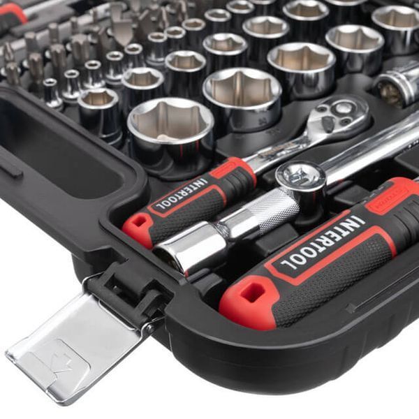 Набор инструментов STORM, 1/2" + 1/4", Cr-V, 82 ед., головки: 4-32 мм, биты 32 ед., ключи: 8-22 мм, кейс INTERTOOL ET-8082 ET-8082 фото