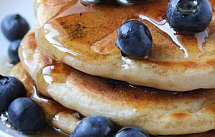 Рецепт панкейков с голубикой. Восхищение вкусом! На фото Рецепт панкейков с голубикой. Восхищение вкусом!