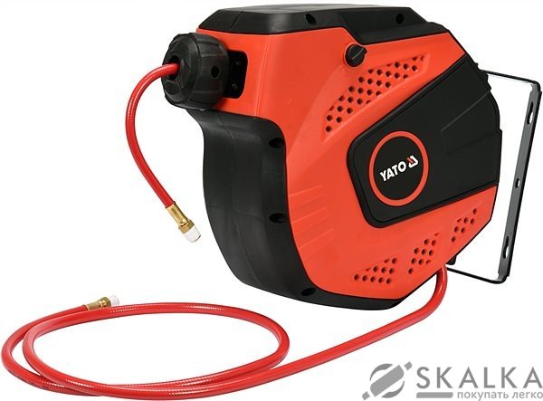 На фото Шланг пневматический ПВХ на катушке Yato 1/4 " 6.5 мм 14 м 20 Bar (YT-24243)