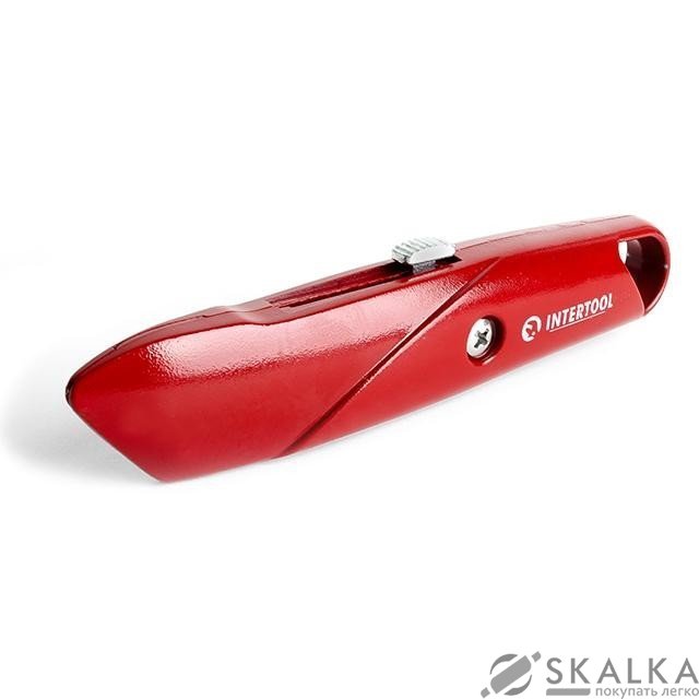 На фото Нож Intertool с трапециевидным лезвием, металлический корпус (HT-0505)
