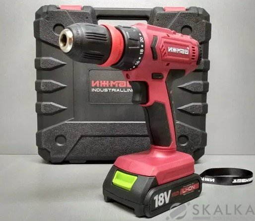 На фото Шуруповерт Ижмаш ICD-18Li DFR патрон