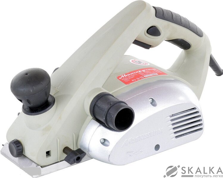 На фото Рубанок электрический Авангард Р-82/900 