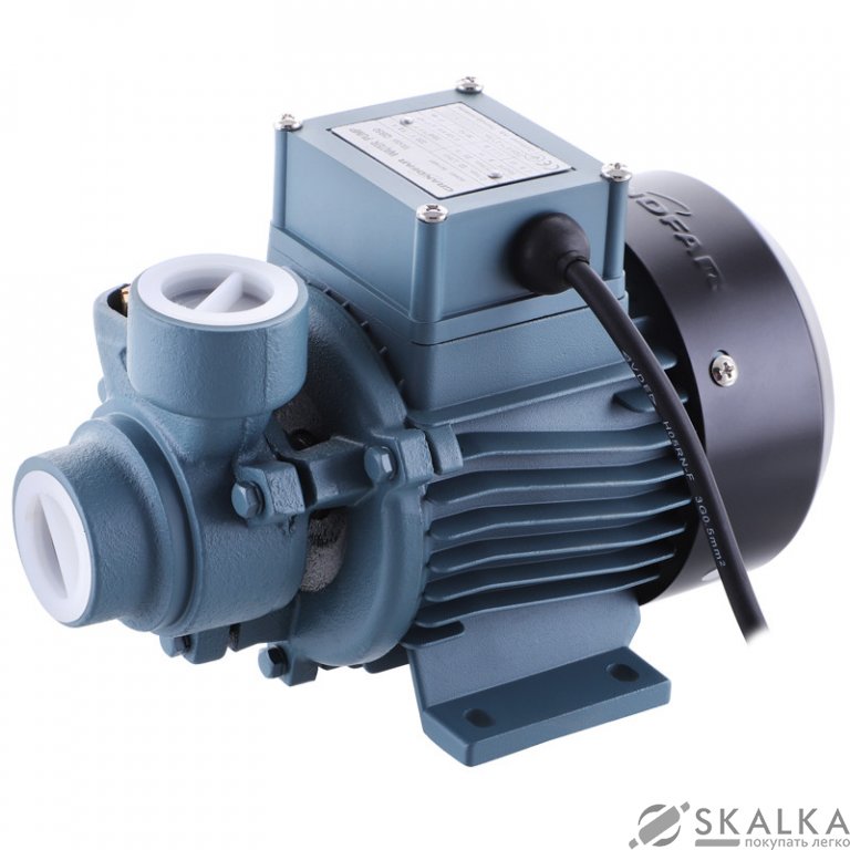 На фото Насос поверхностный вихревой GRANDFAR QB50 (GF1339)