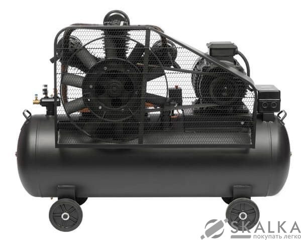 На фото Компрессор Intertool 300л, 15HP, 11кВт, 380В, 8атм, 1600л/мин. 3 цилиндра (PT-0050)