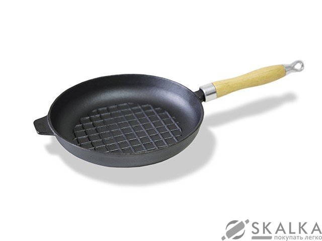 На фото Сковорода Fissman 23x4 см чугунная с рифленым дном и деревянной ручкой (CI-4095.23)
