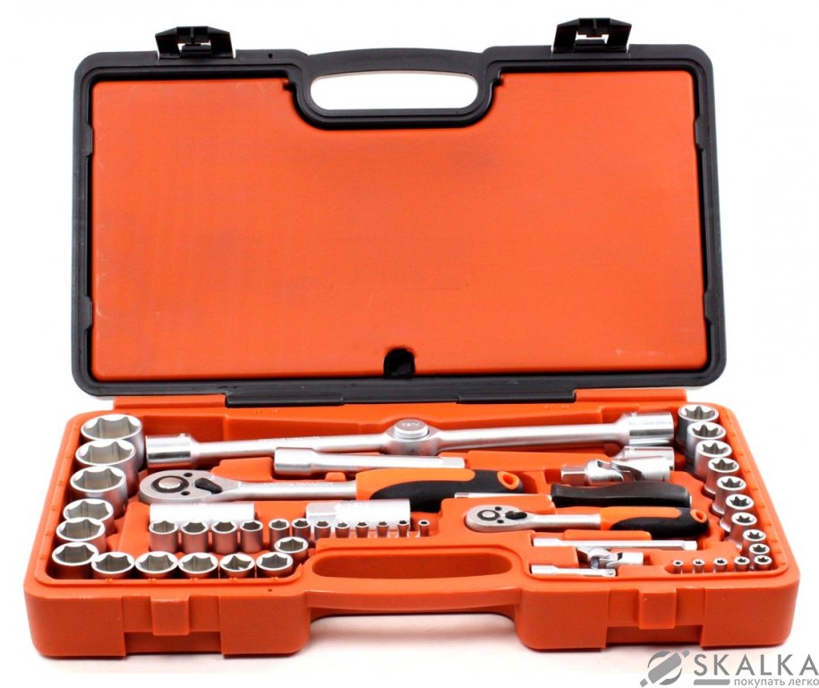 На фото Профессиональный набор инструментов Intertool 1/4" & 1/2" 49ед (ET-6049)