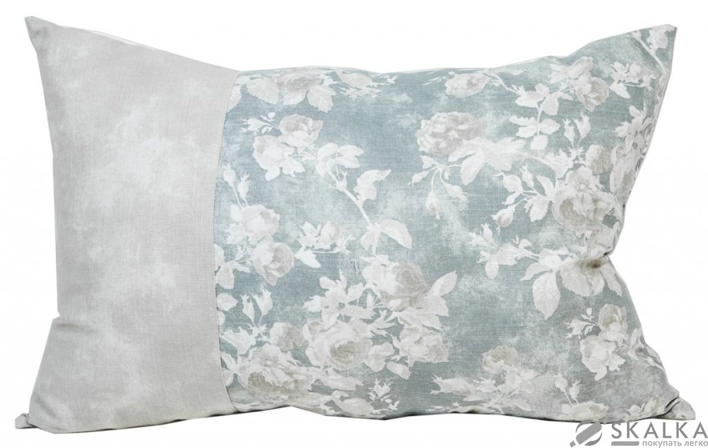 На фото Подушка декоративная Прованс Allure Розы 40x60 см Голубая (.000026)