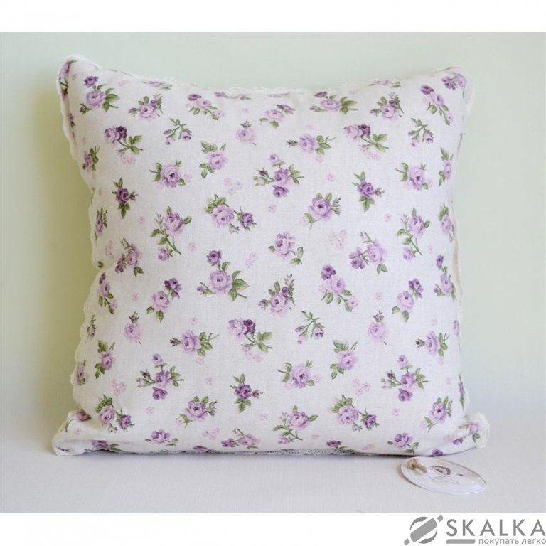 На фото Подушка декоративная Прованс Lilac Rose 40x40 см Фиолетовый цветок с мережкой (.003691)