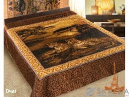 На фото Покрывало Love you Очаг Шелк 3D 230х250 см Коричневое