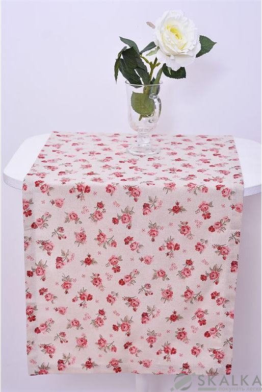 На фото Скатерть-дорожка Прованс Red Rose 120х40 см (.003652)
