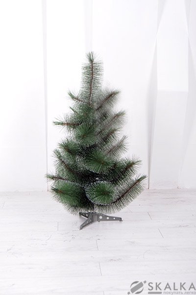 На фото Сосна Фабрика Елок 90 см белый кончик заснеженная