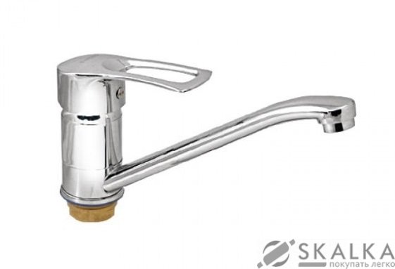 На фото Смеситель для кухни Champion Hansberg 555 на гайке (CH0037)