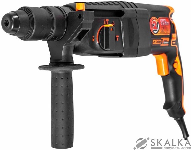 На фото Перфоратор Дніпро-М 980 Вт SDS Plus (ПЕ-2698ПС)