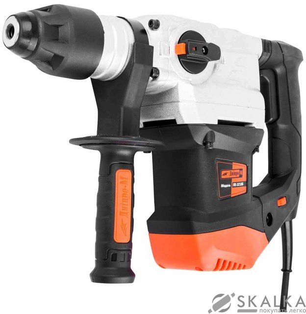 Перфоратор бочковой Дніпро-М 1800 Вт SDS Plus (ПЕ-3218Б) На фото Перфоратор бочковой Дніпро-М 1800 Вт SDS Plus (ПЕ-3218Б)