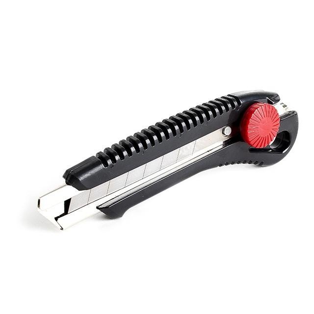 Нож Intertool 18мм с винтовым фиксатором (HT-0502)