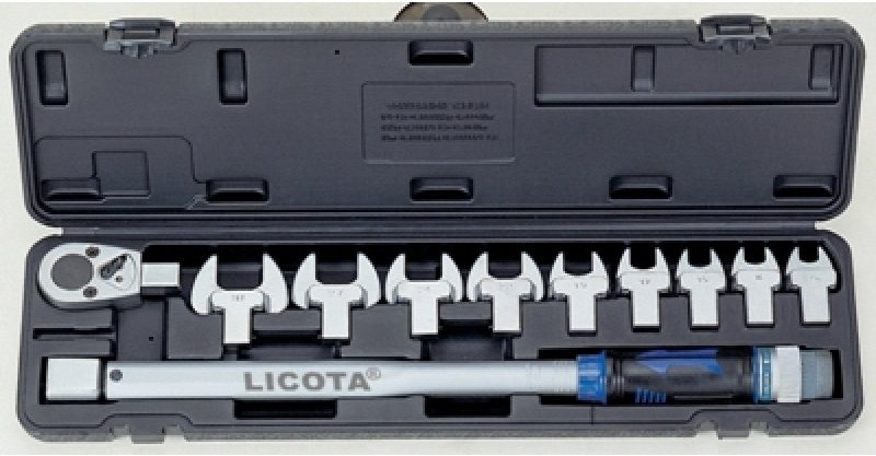 Динамометрический ключ Licota в наборе со сменными насадками 11шт 40-210 Нм (AQC-S001NM)