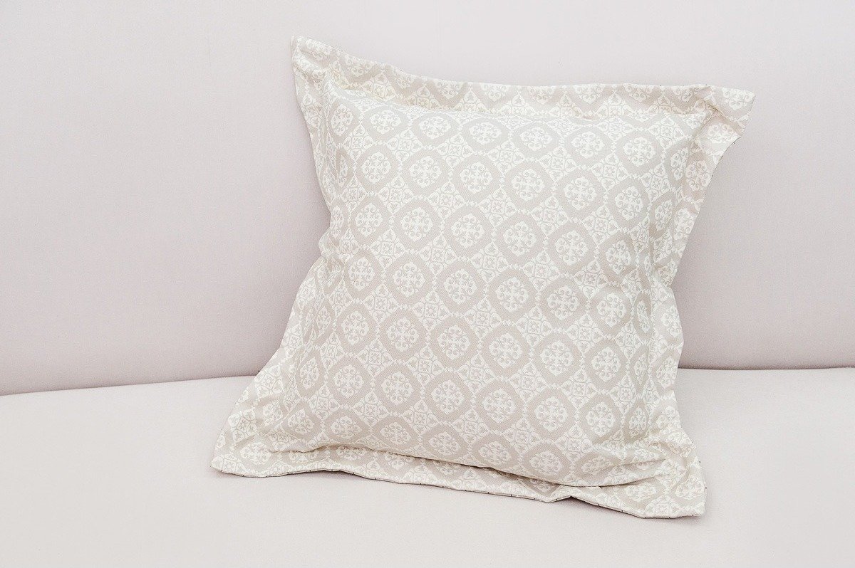 Подушка Прованс Холлофайбер 40x40 см Бежевая (.002089)