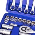 На фото Универсальный набор инструмента Werker 1/4" & 1/2", 77 предметов 6 граней (UN-1077П)