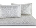 На фото Покрывало Arya 230х250 - 2х (50х70 + 5) Melani Серый (8680943087553)