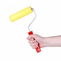 На фото Валик прижимной обойный Intertool 40*150мм (KT-0017)