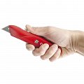 На фото Нож Intertool с трапециевидным лезвием, металлический корпус (HT-0505)