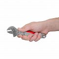 На фото Ключ разводной Intertool 200мм, изолированная рукоятка, никелевое покрытие (XT-0020)