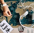 На фото Скретч-карта мира Travel Map Marine World англ (тубус)