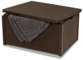 На фото Стол-сундук Allibert искуственный ротанг Arica коричневый (8711245129679)