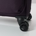 На фото Чемодан на колесах Gabol Cloud (L) Purple (924721)