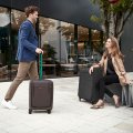 Чемодан Epic Phantom BIO Fastback (S) Coffee Brown (926911) На фото Чемодан Epic Phantom BIO Fastback (S) Coffee Brown (926911)