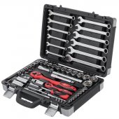 На фото Профессиональный набор инструментов Intertool 1/4" & 1/2" 61ед (ET-6061)