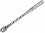 На фото Ключ динамометрический Yato 3/8" 10- 60 Нм 378-400 мм (YT-07500)