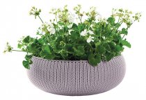 На фото Кашпо Keter 54 см Cozies L фиолетовое (7290106929654)