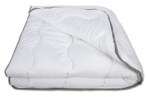На фото Одеяло ТЕП Lightness Холлофайбер 200х210 см Белое