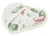 На фото Прихватка Прованс Сердце Large pink rose с кружевом 18х18 см (.003710)