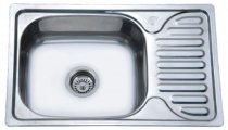 На фото Кухонная мойка Zerix Z6642-08-180D Decor декорированная (ZX1601)