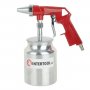 На фото Пистолет пескоструйный пневматический Intertool с металлическим бачком (PT-0707)