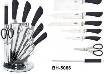 На фото Набор ножей Bohmann на подставке 8 предметов (BH 5066)