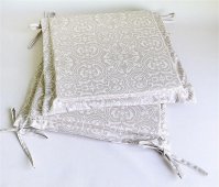 На фото Подушка Прованс Поролон 40x40 см Серая (.002103)