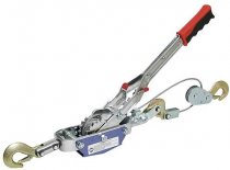 На фото Механическая лебедка Yato 1.3 т 3 м (YT-5913)