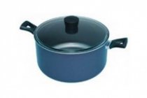 На фото Кастрюля Pyrex Gusto 26 см / 5.9 л с крышкой (GU26AE3)