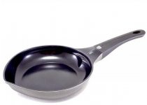 Cковорода Gipfel STAHLBERG 20 см (2518-S) На фото Cковорода Gipfel STAHLBERG 20 см (2518-S)