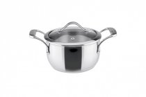 На фото Кастрюля Vinzer с крышкой 18 cм / 2.4 л Chef series (89072)
