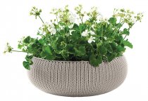 На фото Кашпо Keter 54 см Cozies L бежевое (7290106931961)