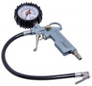 Пистолет для подкачки колес с манометром Airkraft (STG-05) На фото Пистолет для подкачки колес с манометром Airkraft (STG-05)